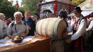 La sărbătoarea Ziua Naţională a Vinului ar putea participa zeci de mii de turişti 