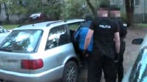 Şi-a schimbat numele şi locuinţa de câteva ori pentru "a-i duce de nas" pe poliţişti. AFLĂ de ce îl căutau
