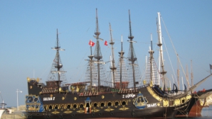 Explozie pe un vapor turistic în Grecia: Căpitanul a murit, iar mai mulţi turişti au fost răniţi