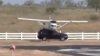 (VIDEO) Accident straniu: Un avion de mici dimensiuni loveşte un SUV