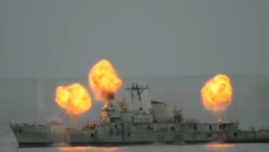 Explozii uriaşe au luminat cerul în largul coastelor Portugaliei, în timp ce o navă militară a fost scufundată 