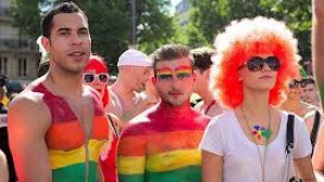 Homosexualii francezi au ieşit în stradă: Vor să le fie acordat dreptul de a adopta copii