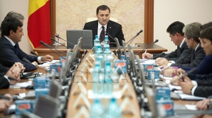 Un viceministru de Interne a fost demis, iar un ambasador, rechemat din funcţie