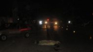 Un şofer de maxi-taxi de pe ruta 111 a urcat beat la volan, a accidentat un tânăr, apoi a fugit de la locul faptei