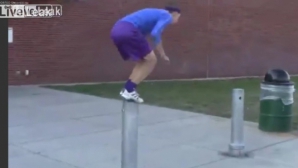 Prostia doare! Cum un adolescent a căzut în timp ce sărea de pe o bară pe alta VIDEO