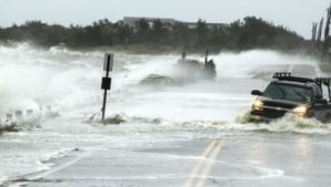 O nouă FURTUNĂ loveşte SUA: Aproape 300.000 de oameni au rămas fără energie electrică din cauza ninsorilor