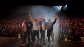 Voltaj le mulţumeşte fanilor pentru cele două milioane de vizualizări pe YouTube ale piesei "Lumea e a mea" 