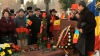 Nostalgici după Ceauşescu: Mai mulţi români au aprins câte o lumânare la mormântul fostului dictator  
