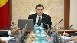 Filat îngraşă raportul Guvernului în Ajun de Crăciun. Ghimpu: Succesele sunt ale Alianţei