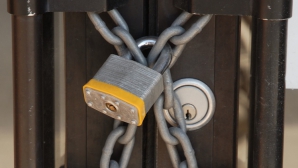 Şcoli cu lacătul pe uşă. Lecţiile au fost suspendate din cauza vremii