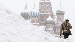 Iarna face victime: Gerul siberian a pus stăpânire pe Rusia, iar Ucraina are parte de ninsori abundente