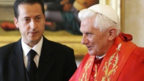 Papa Benedict al XVI-lea l-a graţiat pe fostul său majordom