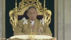 Sărbătoare în Thailanda. Mii de oameni au ieşit pe străzile din Bangkok pentru a marca aniversarea regelui 