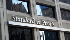 Agenţia Standard and Poor's a ridicat ratingul suveran al Greciei cu şase trepte 