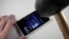 Test de tortură pentru Nokia Lumia 920. Rezistă la ciocane, cuie şi cuţite VIDEO
