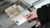 Leul, tot mai slab. Moneda unică europeană este în creştere