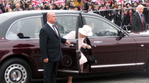 AUTOSTRADA.MD: Regina Elisabeta a II-a, "trădată" de limuzina sa preferată Bentley