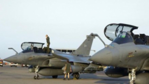 Aviaţia militară franceză a distrus locuinţa unui lider terorist Al-Qaida