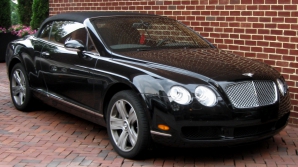 AUTOSTRADA.MD: Bentley Continental GTC, surprins pe străzile din Chişinău FOTO