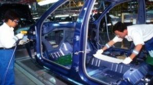 PREMIERĂ: În 2013, China va scoate pe piaţă mai multe maşini decât Europa