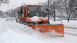 Cum are loc deszăpezirea drumurilor din Bucureşti