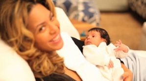 Beyonce arată imagini cu ecografia fetiţei pe care o are cu Jay-Z