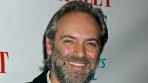 Regizorul Sam Mendes şi-a propus să îi aducă împreună pe ecrane pe Dracula şi Frankenstein 