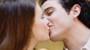 Studiu: Prin sărut facem schimb de ADN
