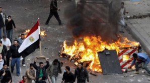 Egiptenii marchează cu violenţe doi ani de la izbucnirea revoluţiei împotriva lui Mubarak 