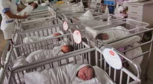 Părinţii care îşi abandonează copiii ar putea face puşcărie. Un reportaj marca "Moldova, ţară de minune" (VIDEO)