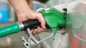 Motorina continuă să se ieftinească. Prețul benzinei o ia razna