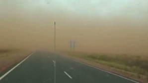 Ciclonul tropical Rusty a lovit coasta de nord-vest a Australiei şi se îndreaptă spre interiorul ţării