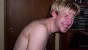 Ce a păţit un tânăr care consuma OPT LITRI de Cola pe zi