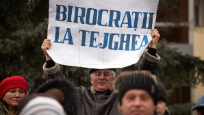 Protest în faţa Palatului Republicii (FOTO)