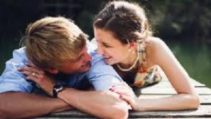 Şapte semne că cel mai bun prieten al tău vrea să-ţi fie iubit