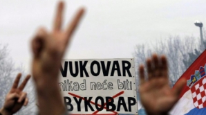 Zeci de mii de croaţi au manifestat la Vukovar împotriva introducerii unor inscripţii bilingve