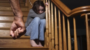 Numărul cauzelor penale de violenţă asupra minorilor a crescut simţitor, în 2012