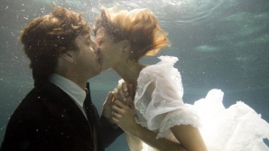 Doi tineri au decis să-şi unească destinele sub apă