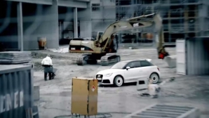 Furia sutelor de cai putere, testată pe un şantier: Audi A1 Quattro a fost probat de un dublu campion mondial (VIDEO)