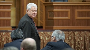 Comuniştii nu renunţă. Cer demisia din funcţii a liderilor AIE şi alegeri anticipate până în luna iunie 2013