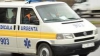 O ambulanţă a luat foc lângă maternitatea din Bălţi