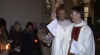 Noaptea Învierii. Catolicii din Moldova au luat lumină, iar preoţii au sfinţit bucatele (VIDEO)