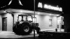 (FOTO) La McDonald's cu tractorul. AFLĂ în ce ţară poţi vedea aşa ceva