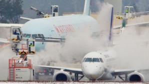 Europa nu scapă de iarnă: Aeroportul din Frankfurt a fost închis, iar traficul feroviar, perturbat (VIDEO)