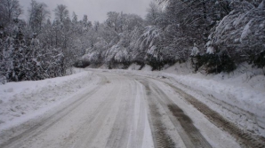 Iarna revine în Europa. Ninsorile au blocat traficul în mai multe ţări