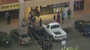 Două persoane au murit în urma unui atac armat produs într-un centru comercial din Arizona