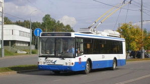 Călătoriile în transportul public din Bălţi s-au scumpit. Cât trebuie să plăteşti dacă ai urcat în troleibuz sau autobuz  