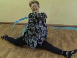 Zeci de bătrâni din Moldova au descoperit pasiunile care le dau forţe să învingă singurătatea (VIDEO)