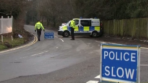 Mai mulţi specialişti au colectat probe din casa în care a fost găsit mort Boris Berezovski