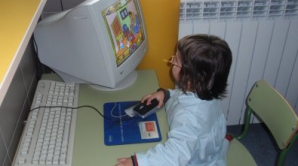 Prea mult timp petrecut la calculator provoacă deficienţe de vedere şi probleme la coloana vertebrală